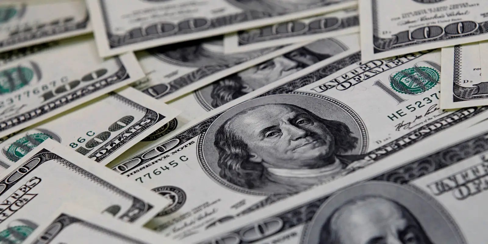dolar-cai-para-r$-5,50-apos-retaliacao-do-ira-a-bases-americanas