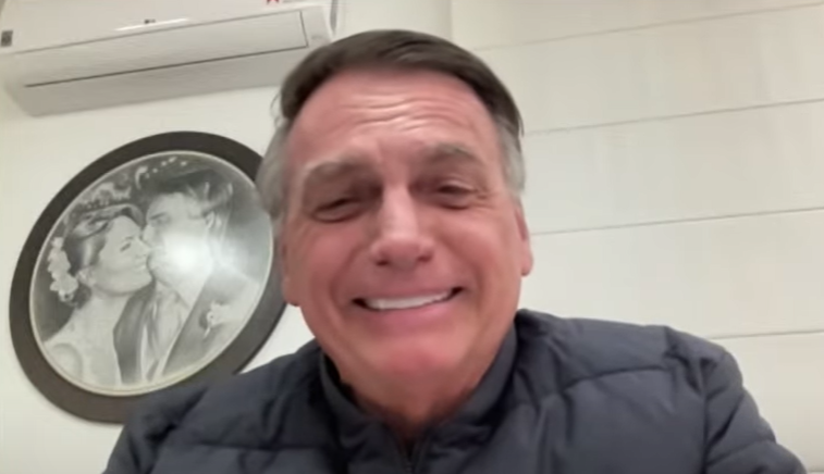 quem-tem-que-negociar-e-o-lula,-nao-eu,-diz-bolsonaro-a-cnn-sobre-taxacao