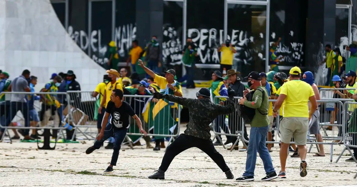 moraes-revoga-domiciliar-e-manda-para-prisao-idosas-do-8/1-por-violarem-cautelares-quase-mil-vezes