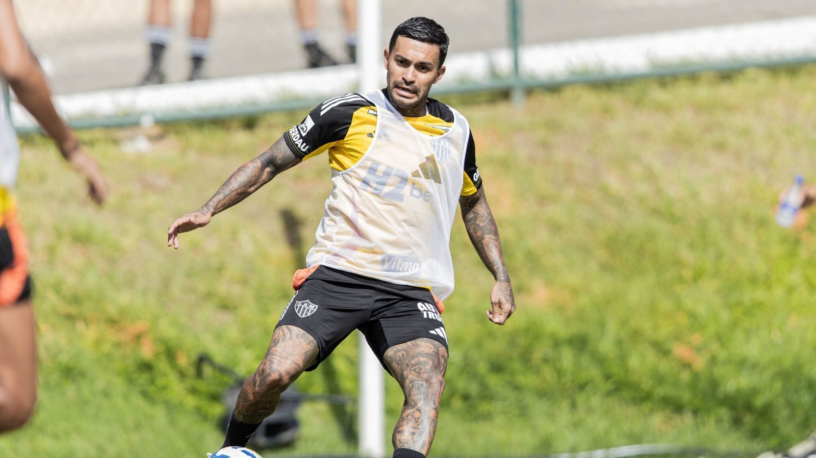 dudu-tem-julgamento-suspenso,-e-atletico-mg-critica-stjd