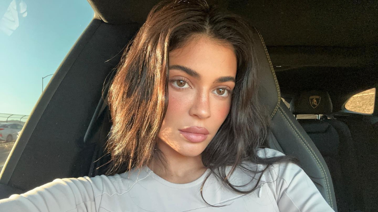 kylie-jenner-inicia-comemoracoes-dos-28-anos-com-vinho-de-mais-de-r$-17-mil