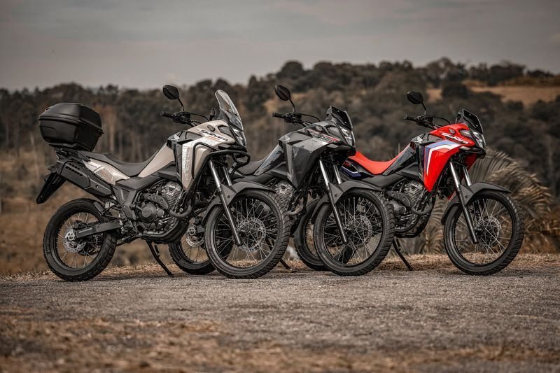 honda-xre-300-sahara-tem-novas-cores-na-linha-2026;-saiba-preco-e-detalhes