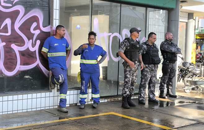 prefeitura-realiza-nova-acao-de-limpeza-em-area-abandonada-no-centro