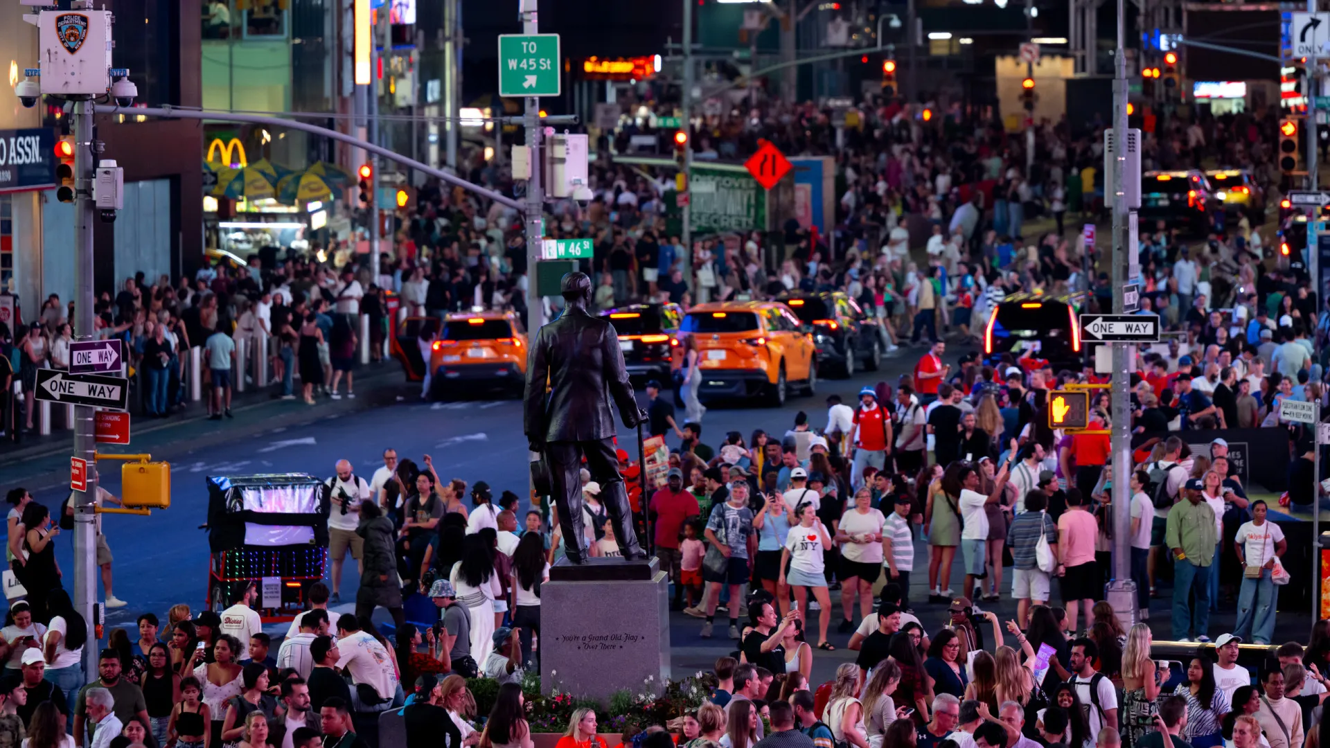 tiroteio-deixa-tres-feridos-na-times-square-em-nova-york