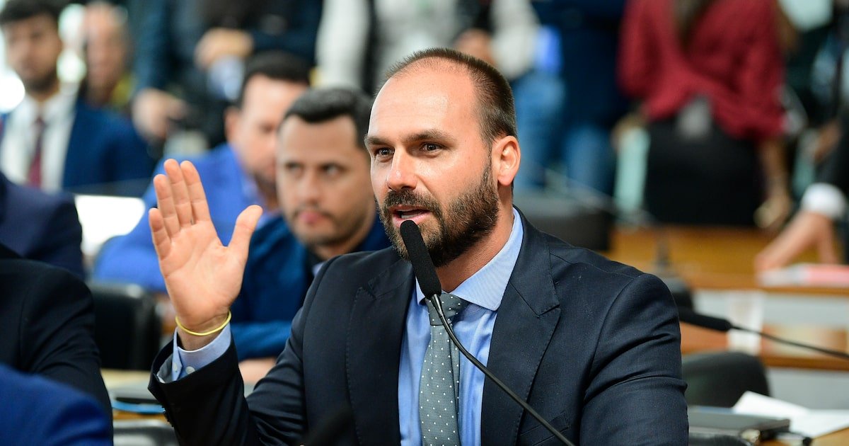 como-esquerda-e-direita-reagiram-ao-envio-do-pedido-de-cassacao-de-eduardo-bolsonaro?