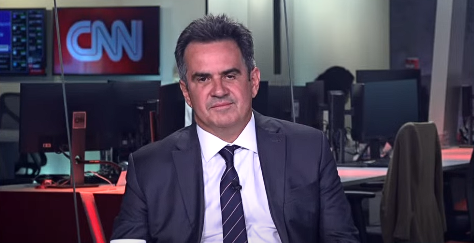 “vamos-desembarcar”,-acena-ciro-ao-governo-lula-na-superfederacao
