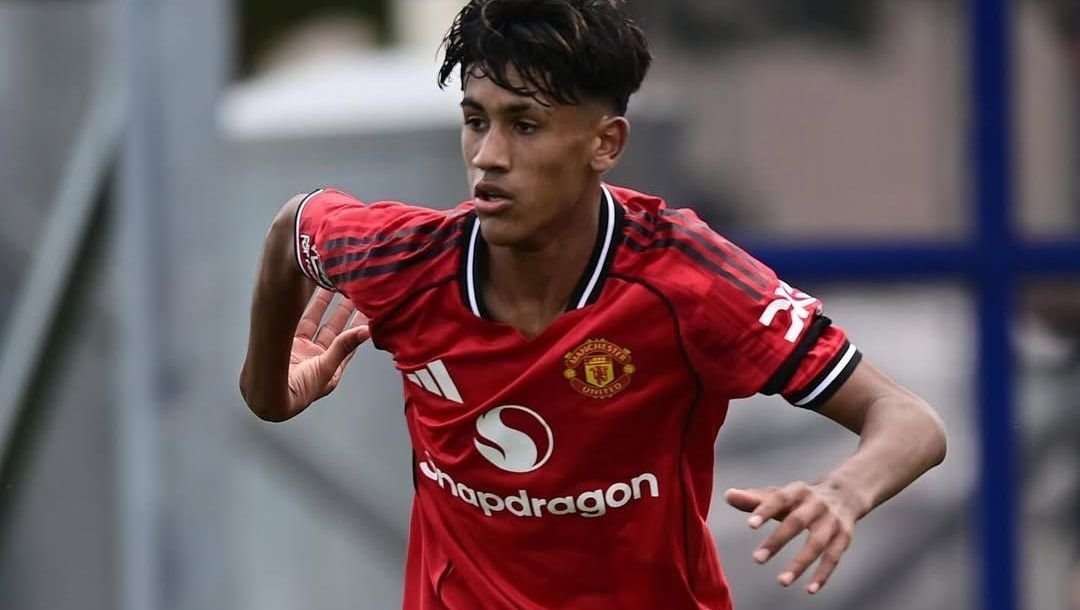 “novo-messi”-de-14-anos-vai-treinar-com-profissionais-do-manchester-united