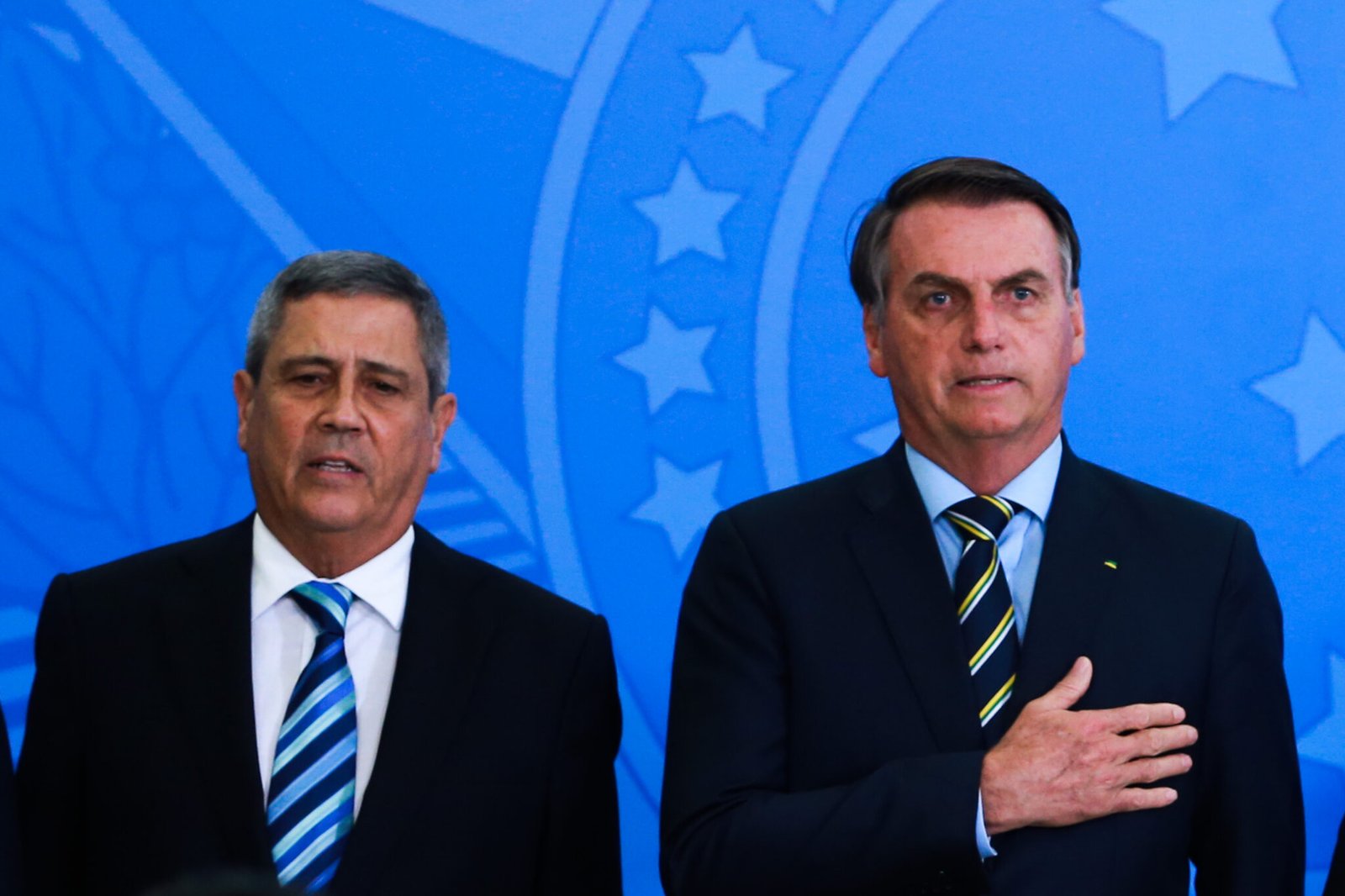 defesa-afirma-que-sms-de-braga-netto-nao-comprova-contato-com-bolsonaro