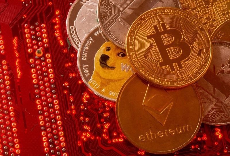 criptomoedas:-bitcoin-opera-em-baixa,-com-ativo-pressionado-apos-recorde