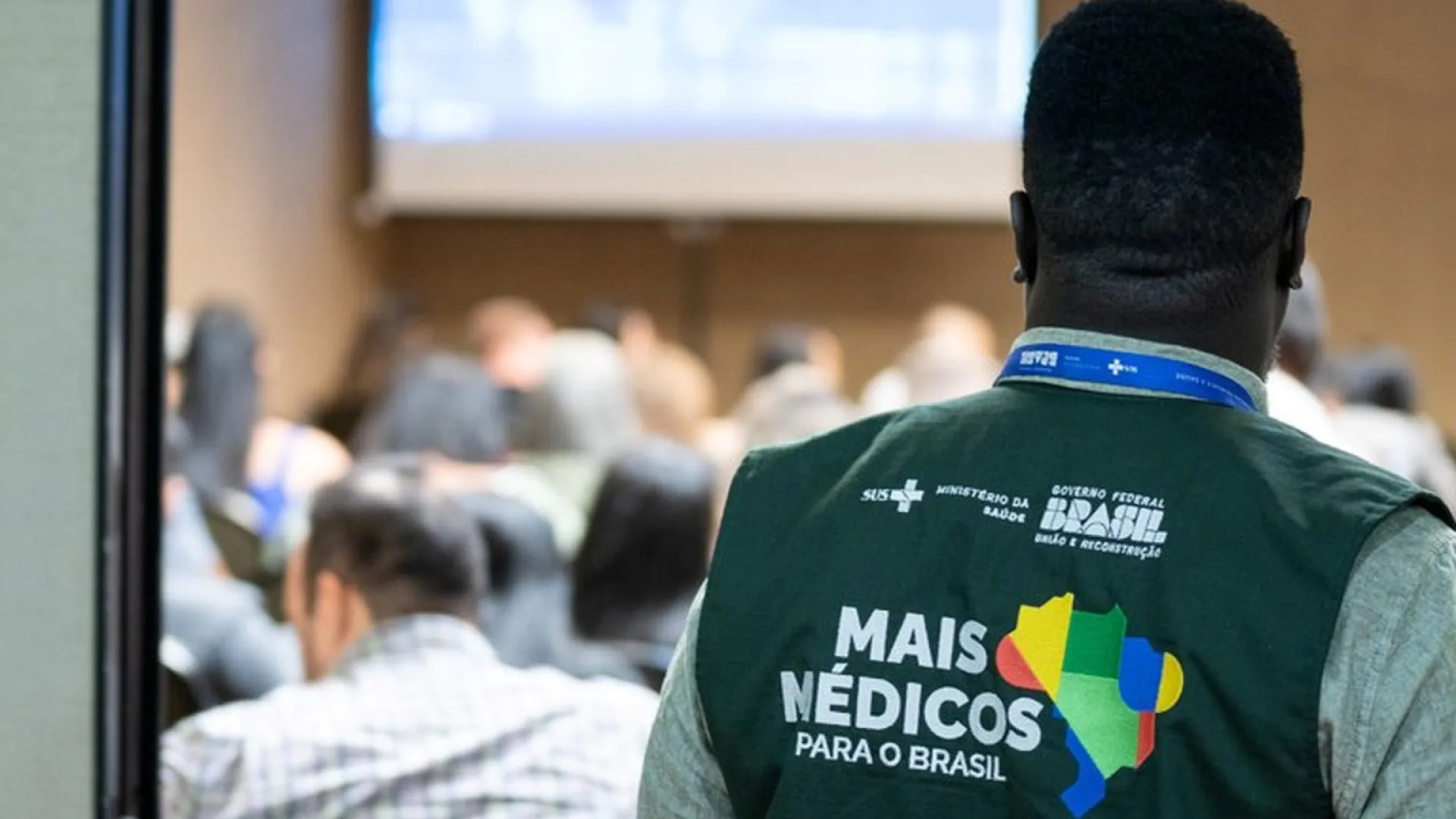 mais-medicos:-quase-1,5-mil-selecionados-comecam-a-partir-desta-quarta