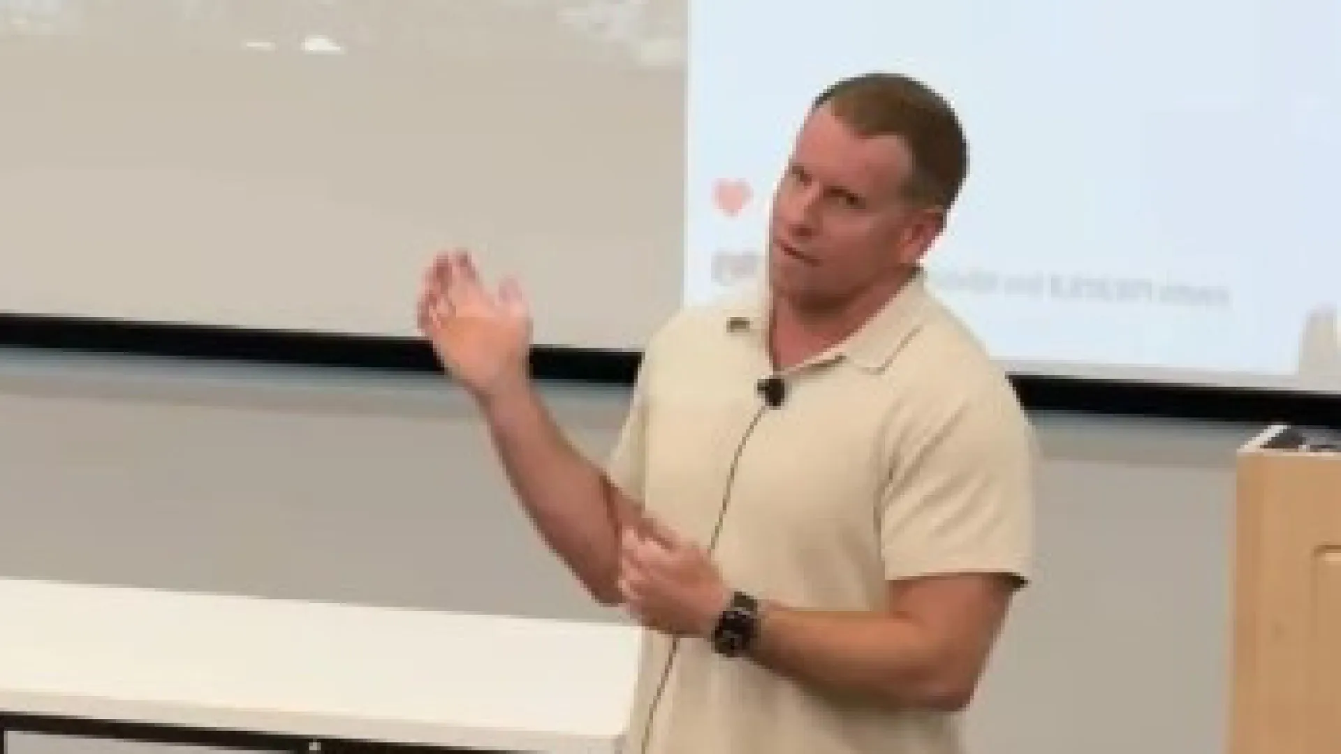 professor-‘acaba’-aula-apos-anuncio-do-noivado-de-taylor-swift-e-viraliza