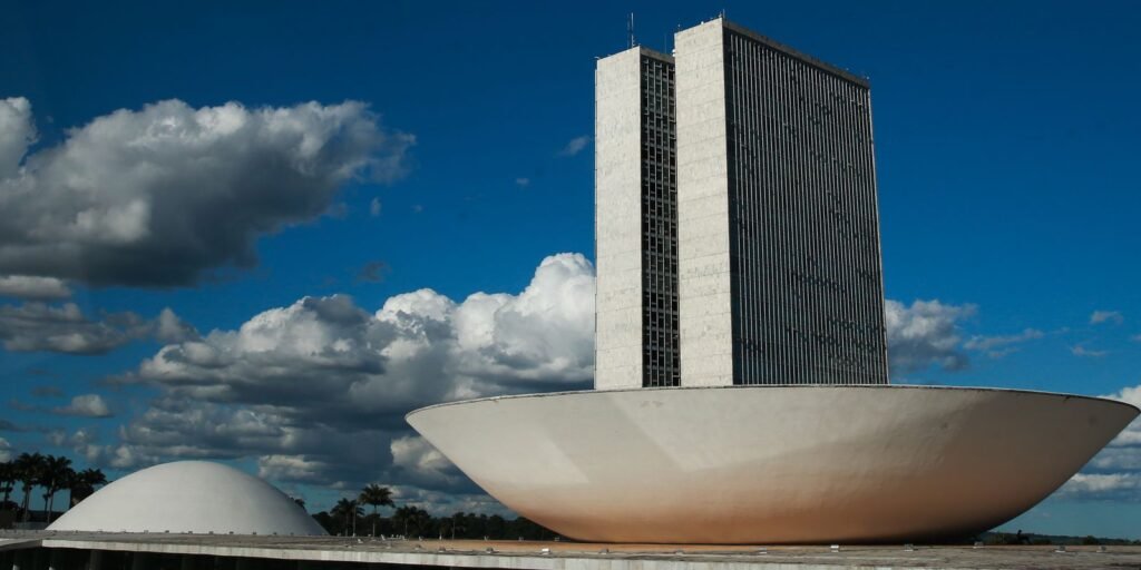 projeto-que-amplia-isencao-do-ir-deve-passar-sem-alteracoes-na-camara