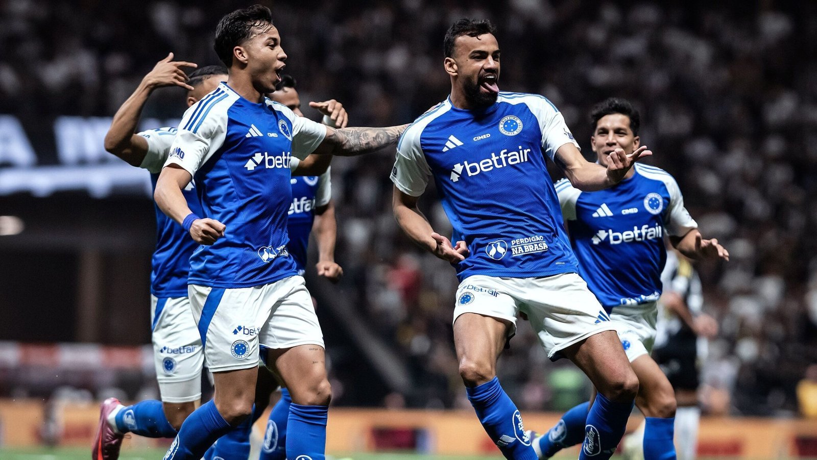 copa-do-brasil:-cruzeiro-bate-atletico-mg-com-gols-de-convocados a selecao