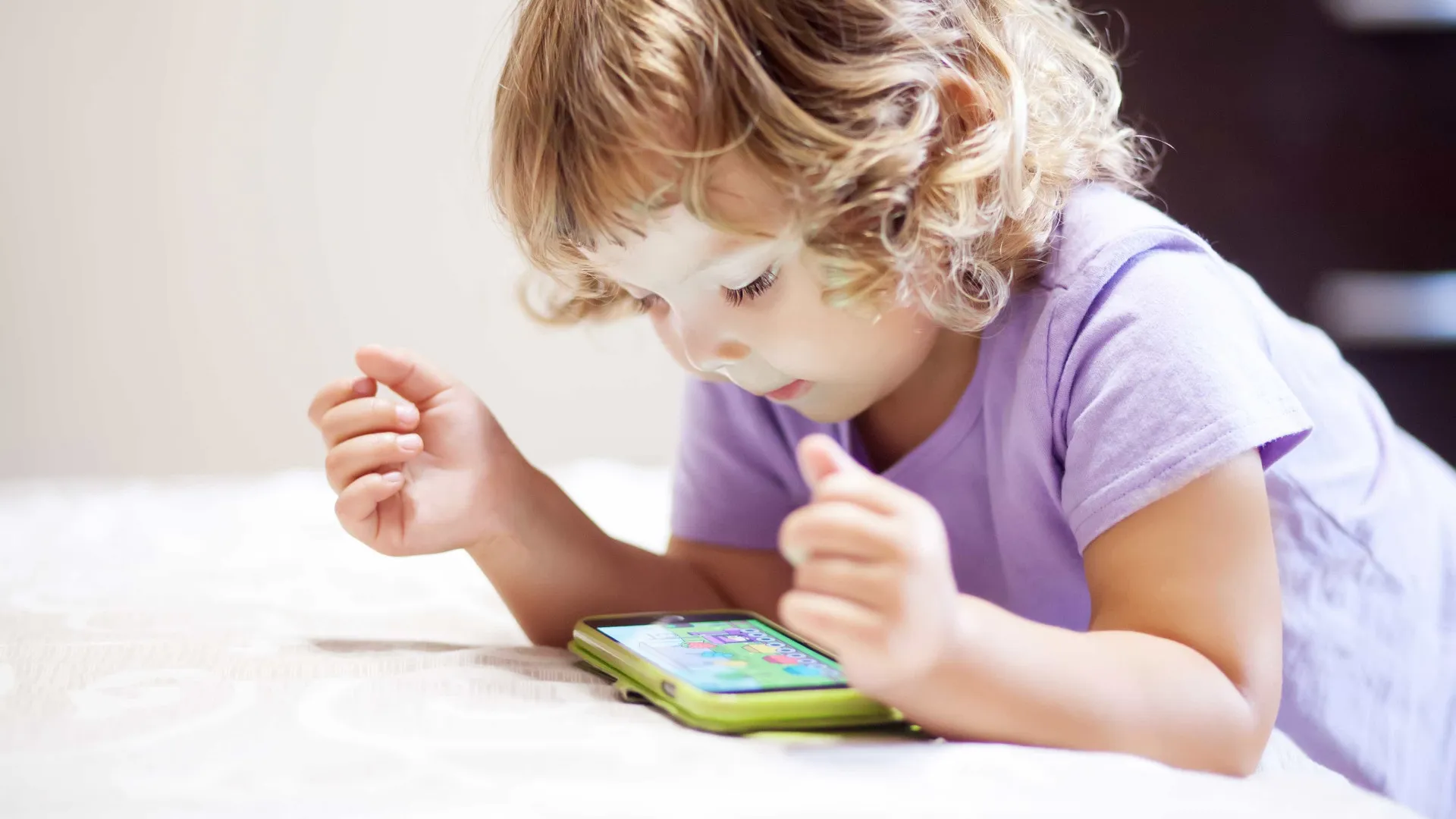 telas-causam-aumento-exponencial-de-miopia-infantil