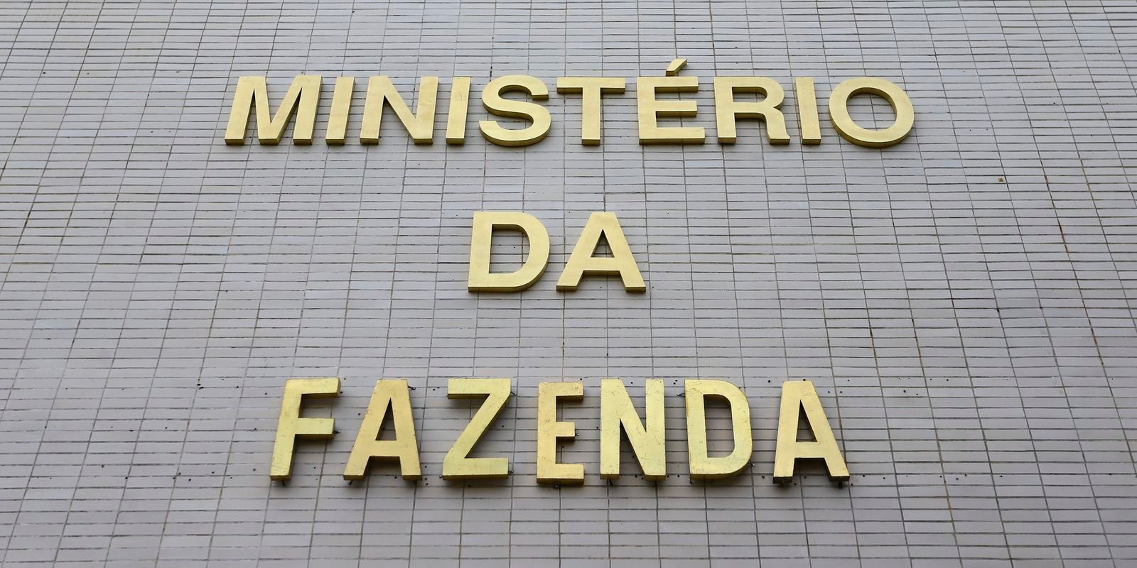 cmn-ajusta-regulamentacao-de-credito-a-empresas-afetadas-por-tarifaco