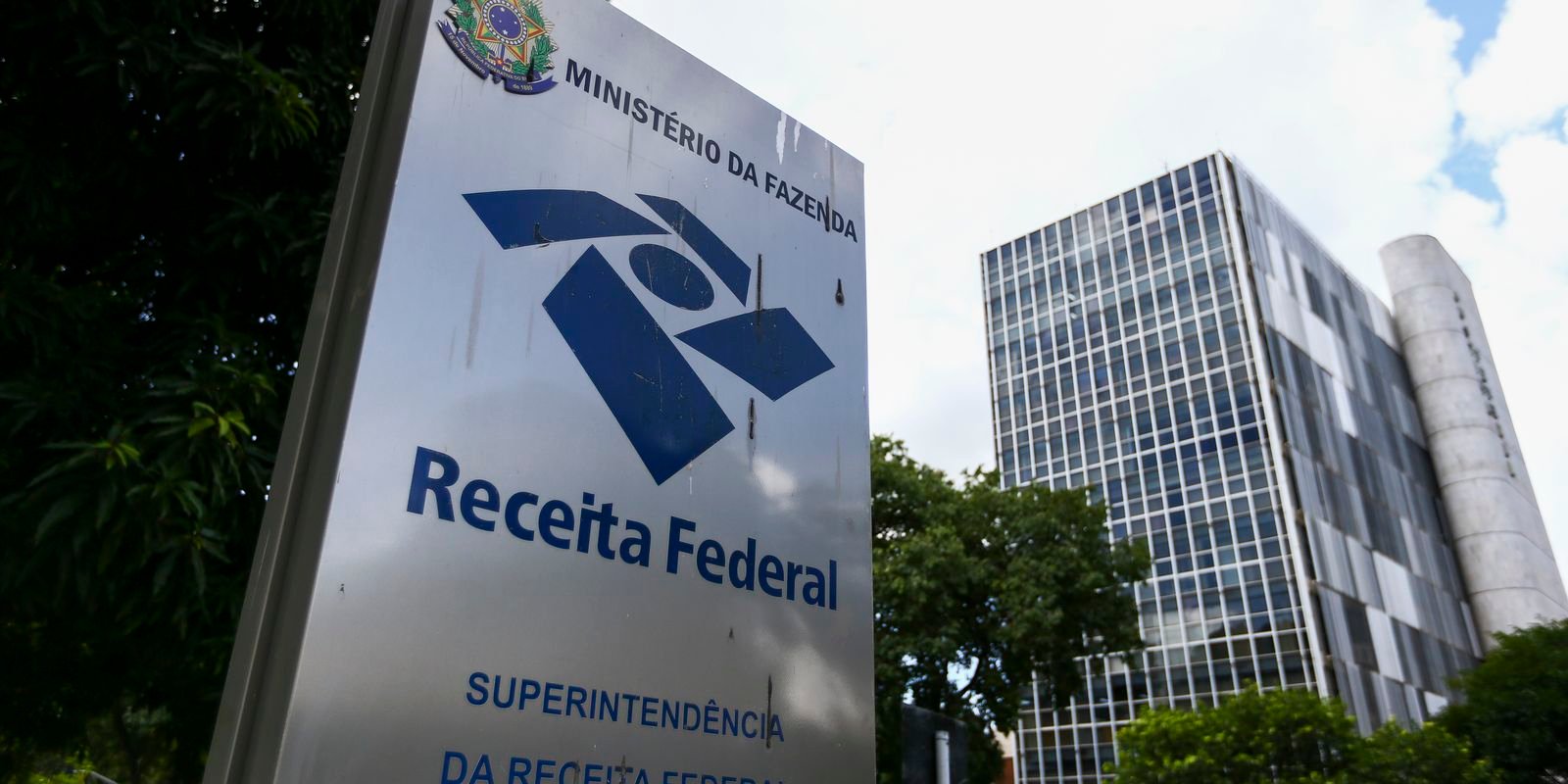 receita-voltara-a-exigir-declaracao-de-fintechs-apos-operacoes-da-pf