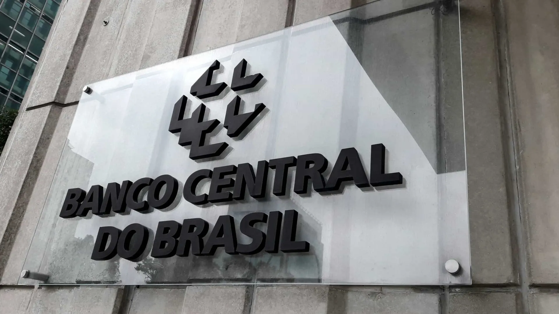 setor-publico-tem-deficit-primario-de-r$-66,566-bilhoes-em-julho,-revela-bc