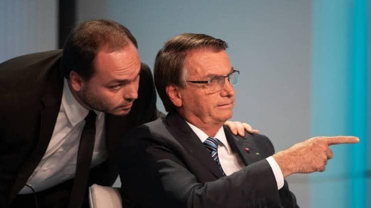 carlos-visita-bolsonaro-e-diz-que-pai-nao-tem-vontade-de-se-alimentar