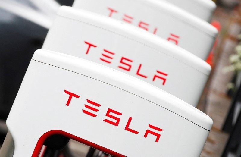 tesla-tem-oitavo-mes-de-queda-nas-vendas-em-mercados-da-europa