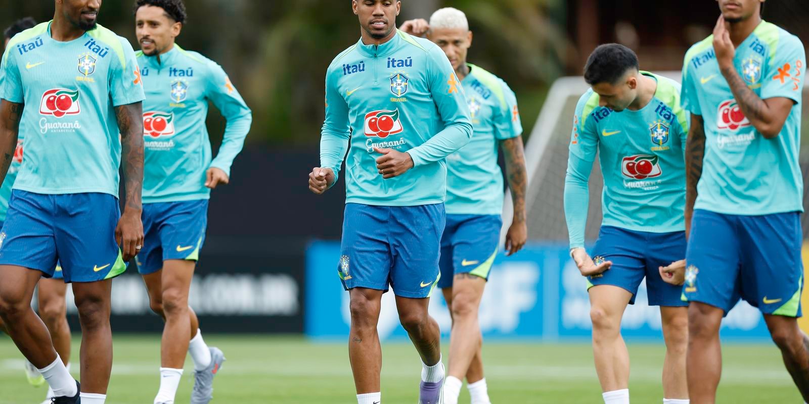 ancelotti-comanda-primeira-atividade-com-todos-os-convocados