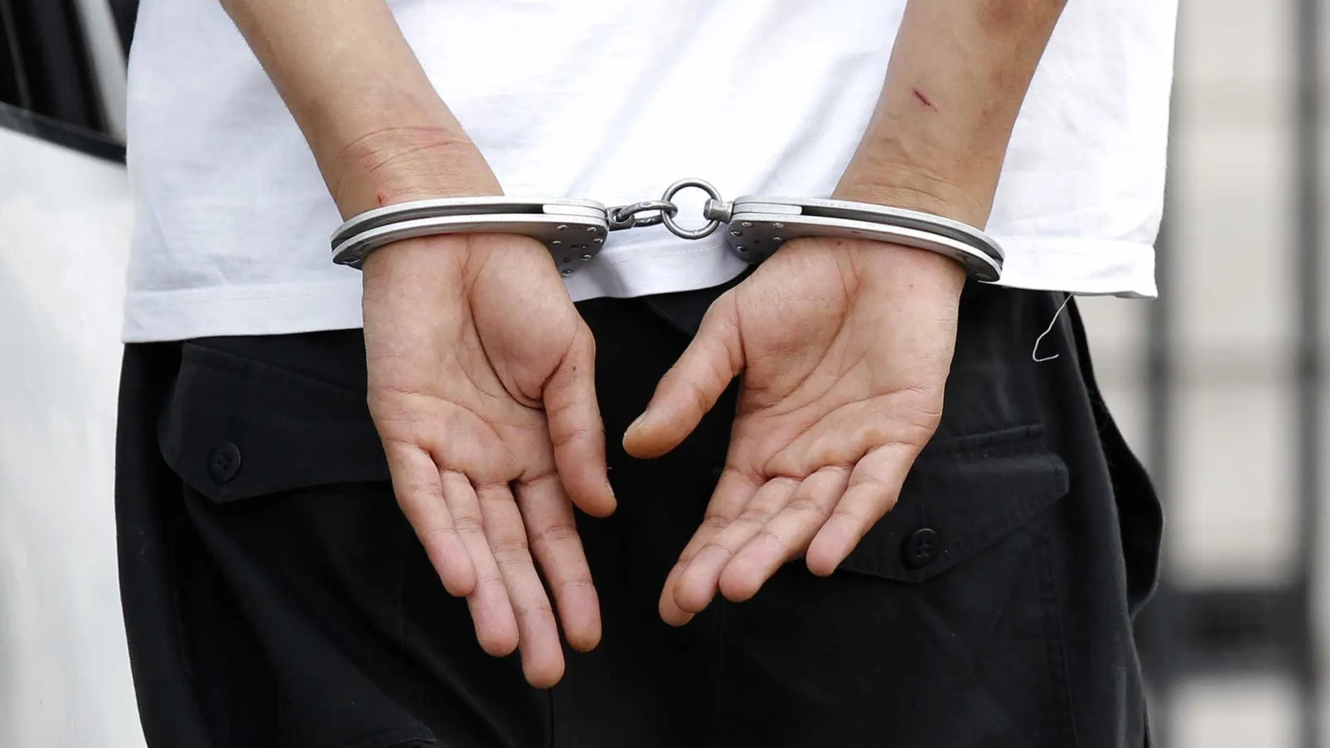 policial-civil-e-ex-servidor-do-conselho-tutelar-sao-presos-em-acao-contra-milicia-no-rj