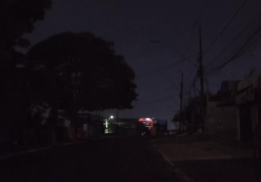 moradores-do-jardim-diamantina-reclamam-de-apagao-em-apucarana