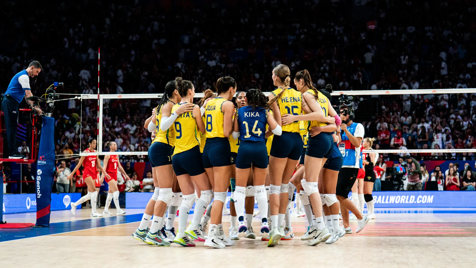 brasil-vence-novamente-a-franca-e-avanca-as-semifinais-do-mundial-de-volei