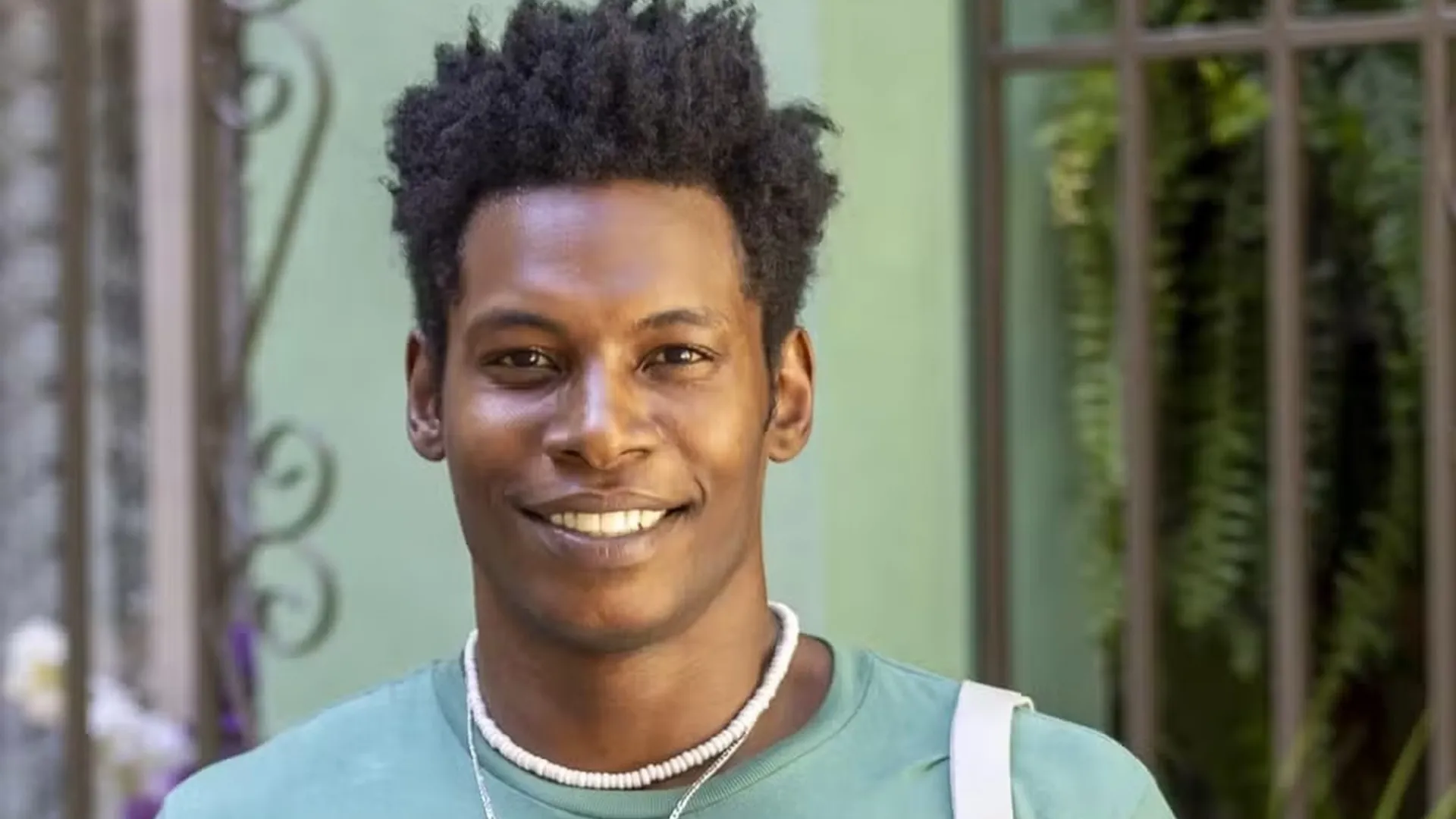 breno-ferreira-fala-do-climax-de-andre-e-aldeide-em-‘vale-tudo’-e-do-namoro-com-clara-moneke