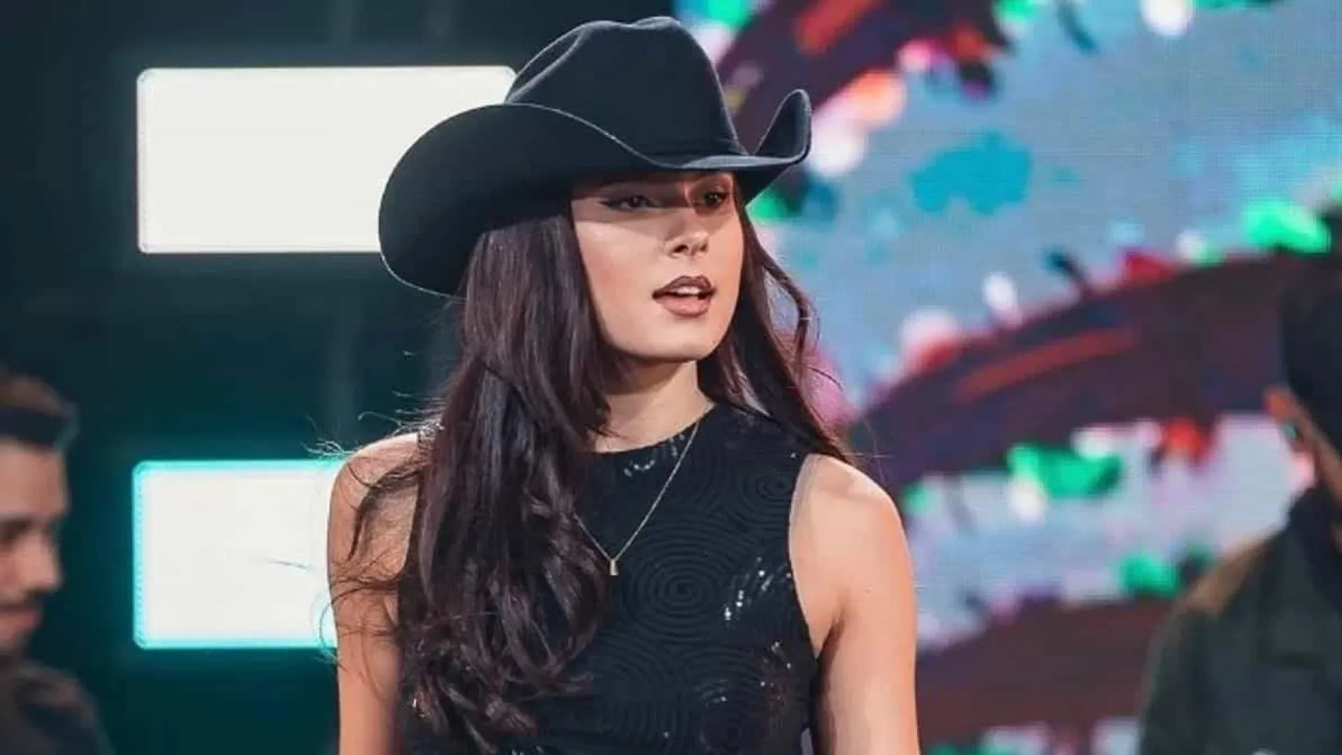 ana-castela-canta-hino-na-nfl-e-e-surpreendida-por-niall-horan-em-sao-paulo