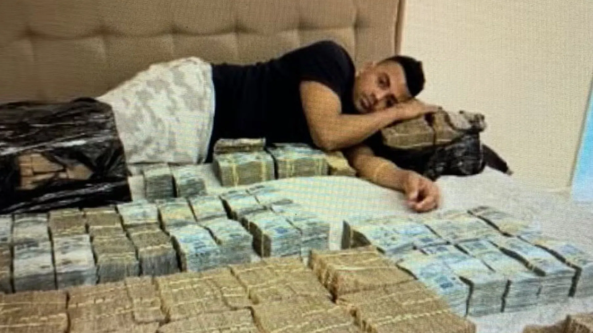 pf-encontra-foto-de-th-joias-na-cama-com-r$-5-milhoes;-veja