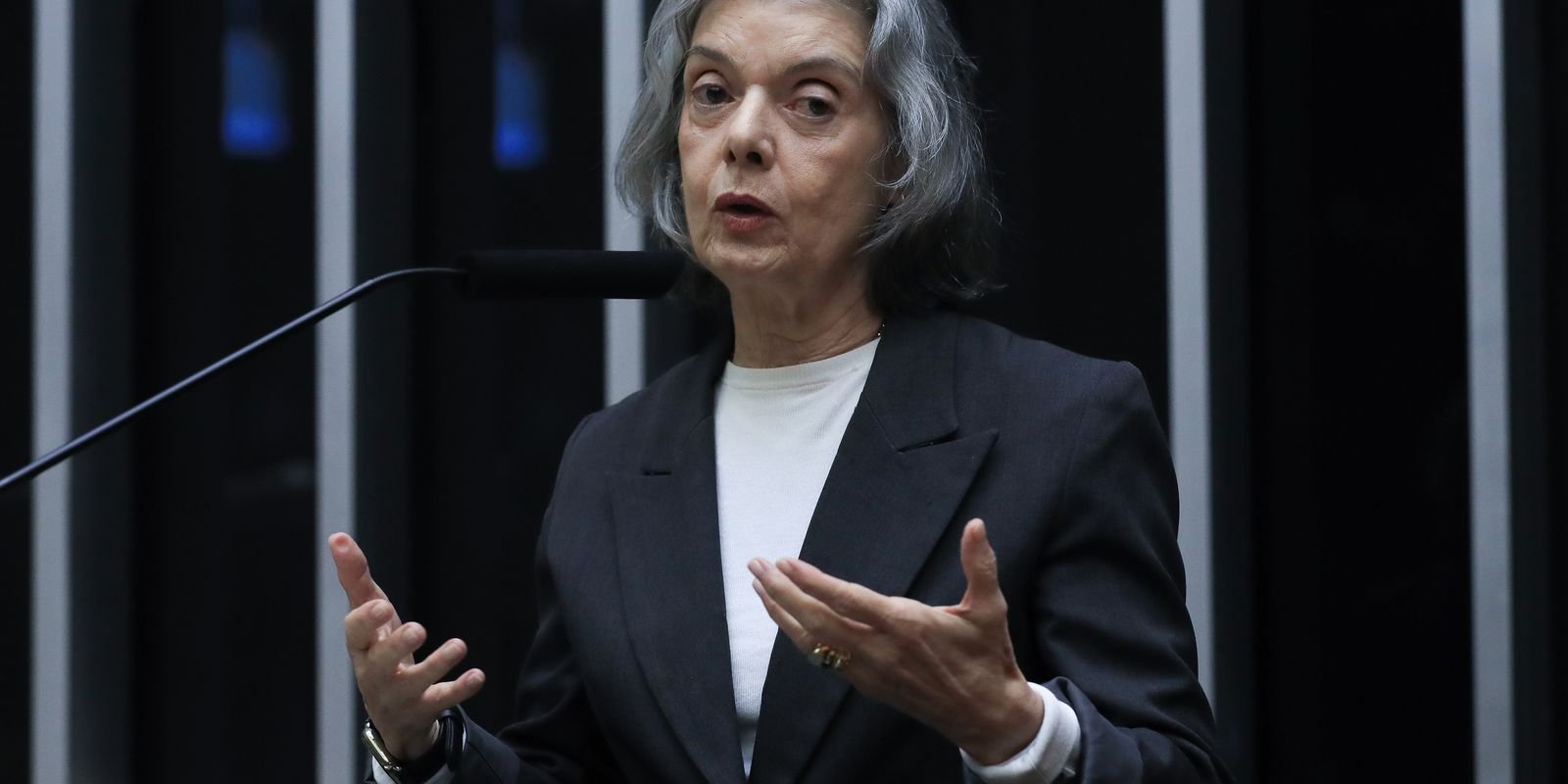 voto-de-carmen-lucia-abre-5o-dia-de-julgamento-de-bolsonaro