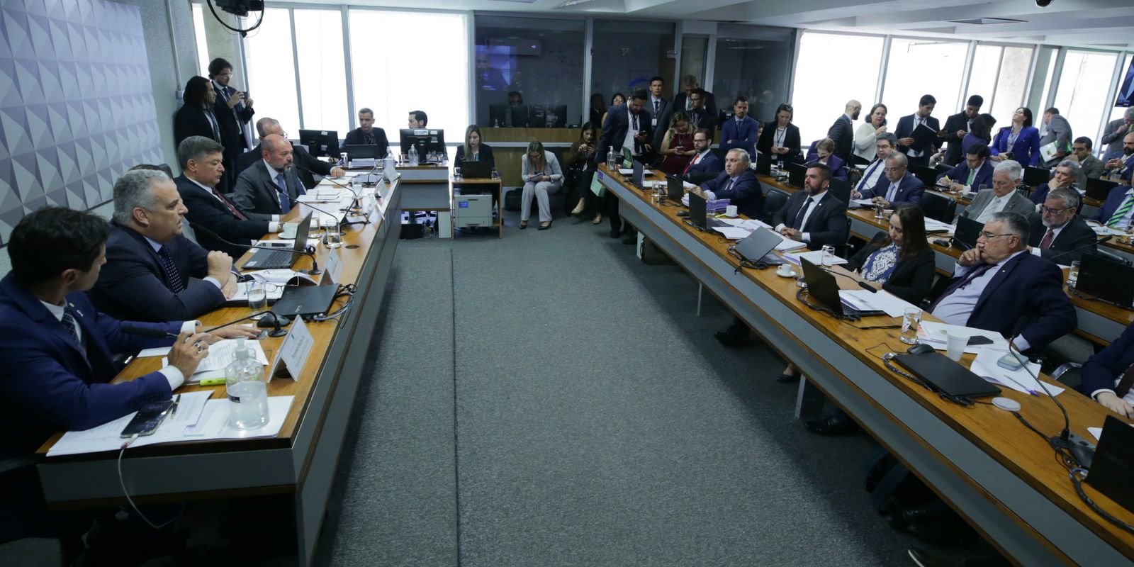 cpmi-do-inss-quer-ouvir-investigados-presos-em-operacao-da-pf