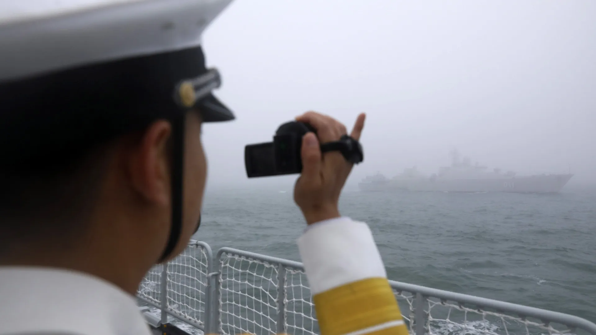 pequim-condena-passagem-de-navios-militares-ocidentais-no-estreito-de-taiwan