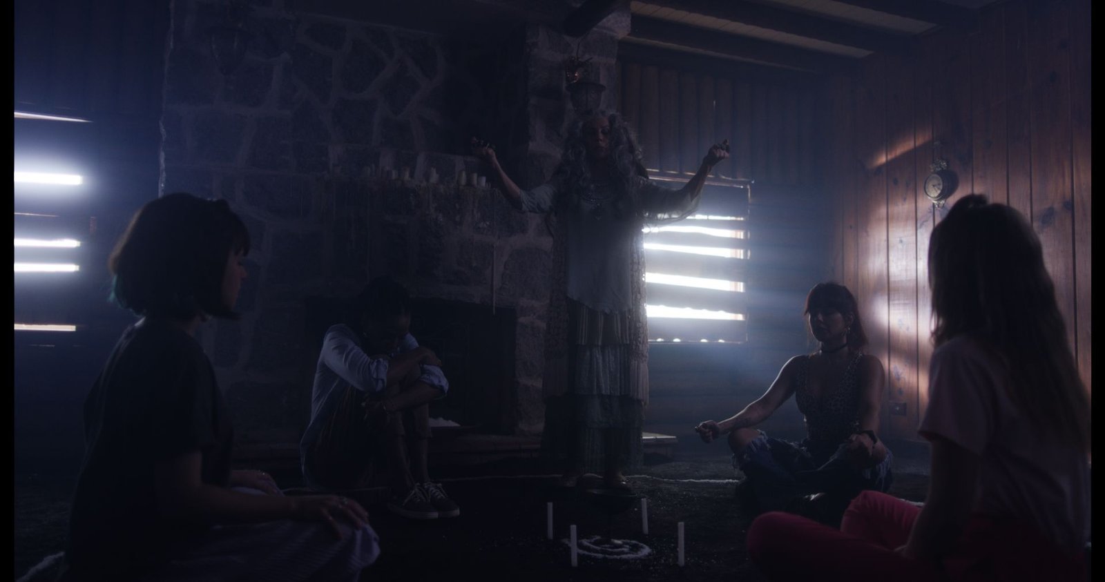 “muito-caotico”:-elenco-do-terror-“apanhador-de-almas”-revela-bastidores