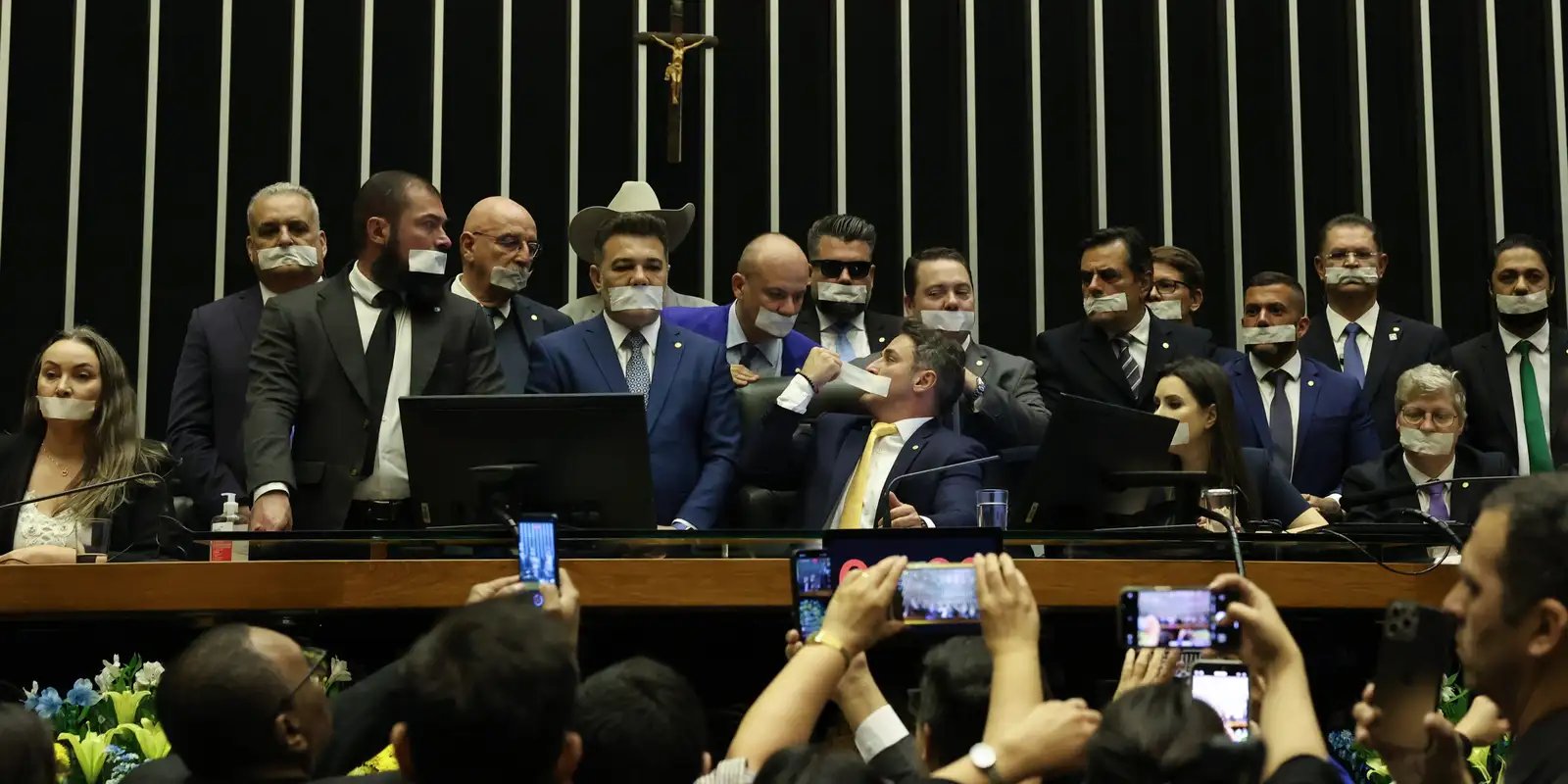 corregedoria-da-camara-pede-suspensao-de-3-deputados-lideres-do-motim