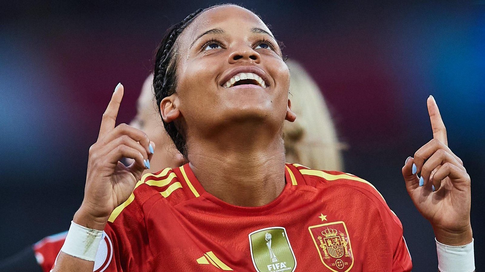 bola-de-ouro:-vicky-lopez-vence-trofeu-kopa-feminino