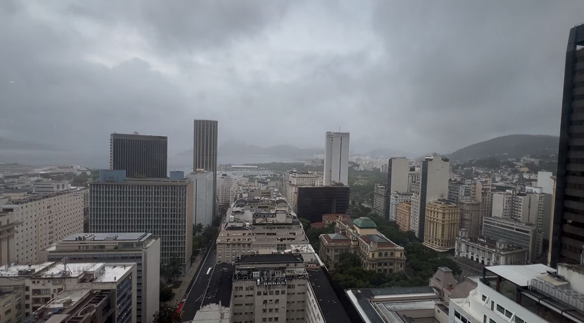 primavera-chega-ao-rio-com-frente-fria,-chuva-e-ventos-moderados