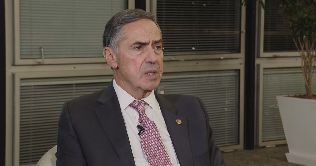 barroso-a-cnn:-farei-“reflexao-profunda”-sobre-antecipar-saida-do-stf