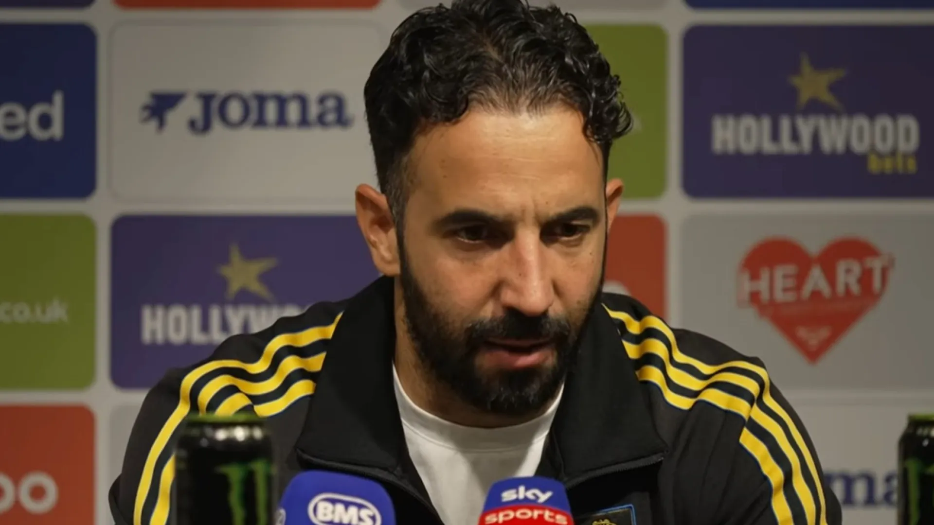 ruben-amorim-admite-“frustracao”-no-united:-“temos-de-ter-personalidade”