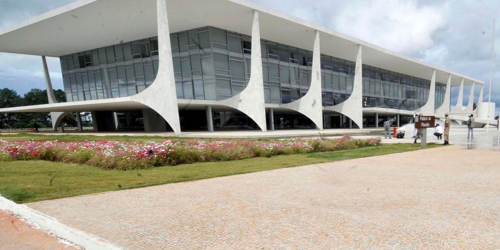 lula-elogia-plebiscito-sobre-taxacao-de-ricos-e-contra-escala-6×1