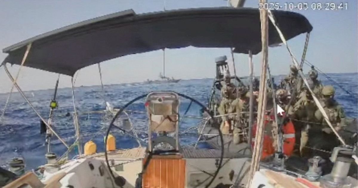 israel-intercepta-ultimo-barco-da-flotilha-de-gaza-e-inicia-deportacoes
