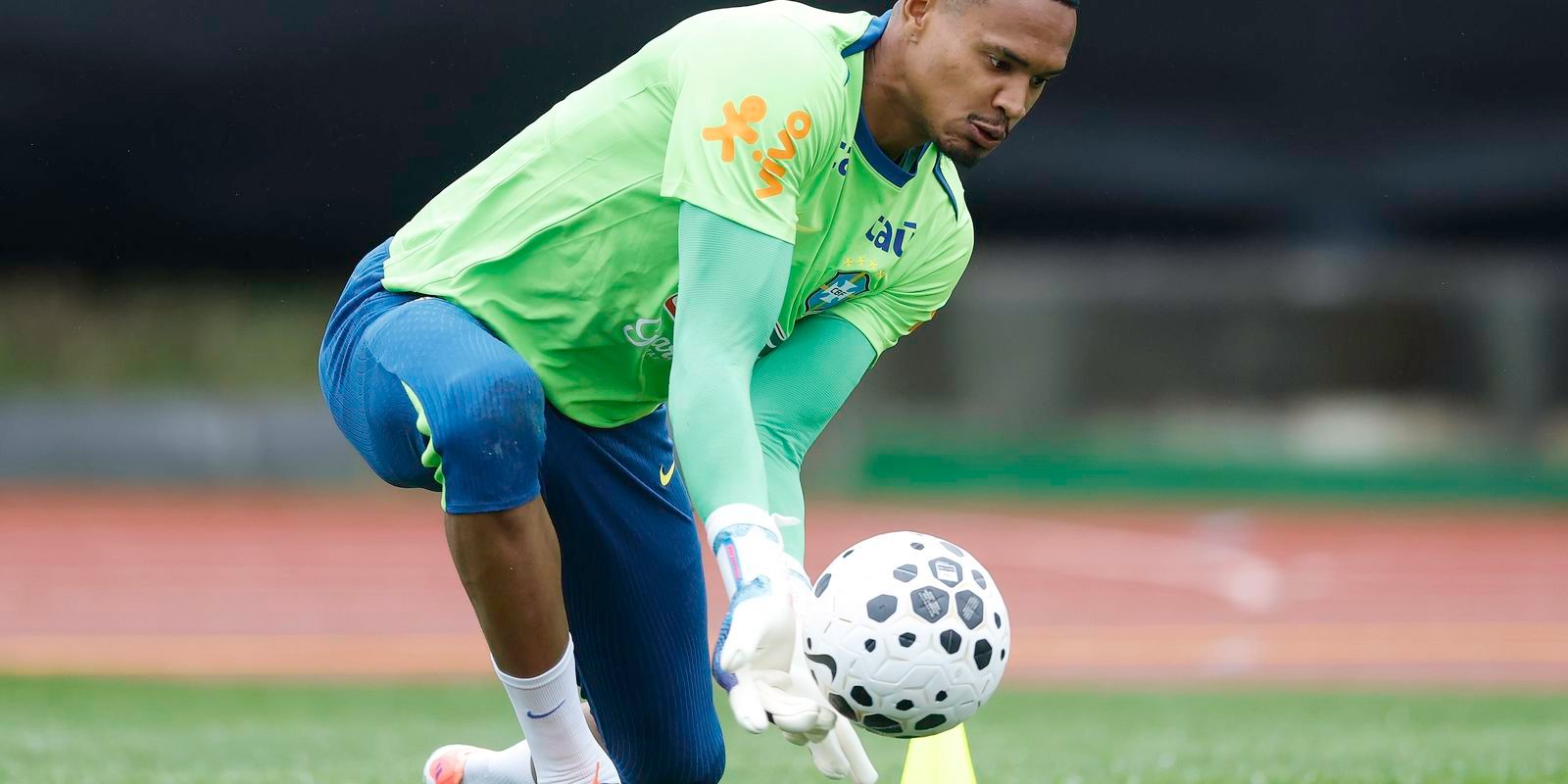 goleiro-john-diz-que-primeira-convocacao-para-a-selecao-e-um-sonho