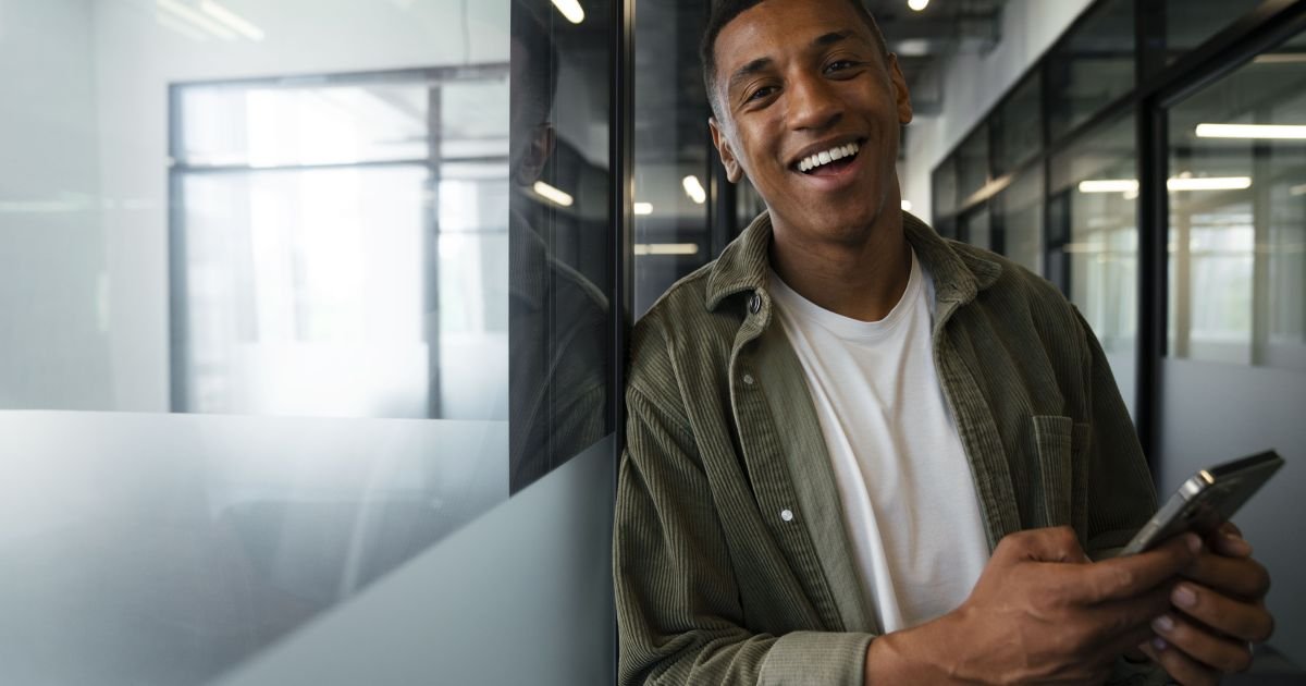 projeto-oferece-mais-de-60-mil-bolsas-de-estudo-para-profissionais-negros