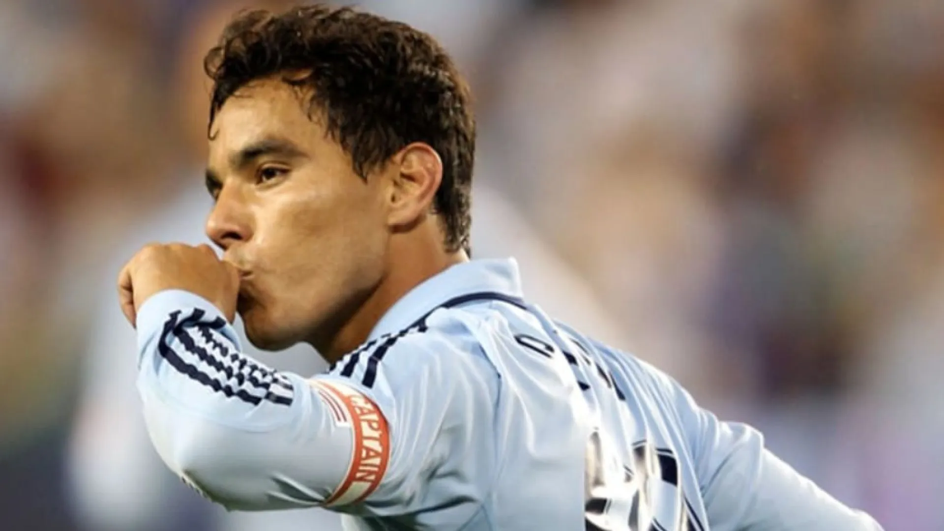 ex-atacante-da-selecao-mexicana-e-detido-suspeito-de-abusar-de-enteada