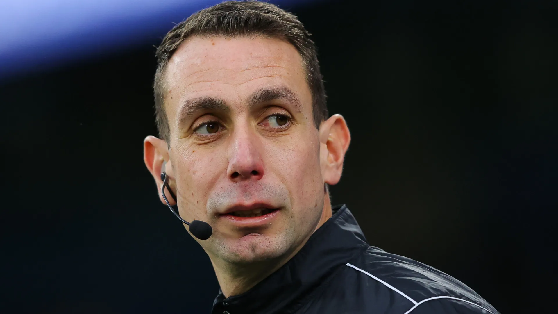 arbitro-ingles-se-declara-como-culpado-em-caso-de-pornografia-infantil