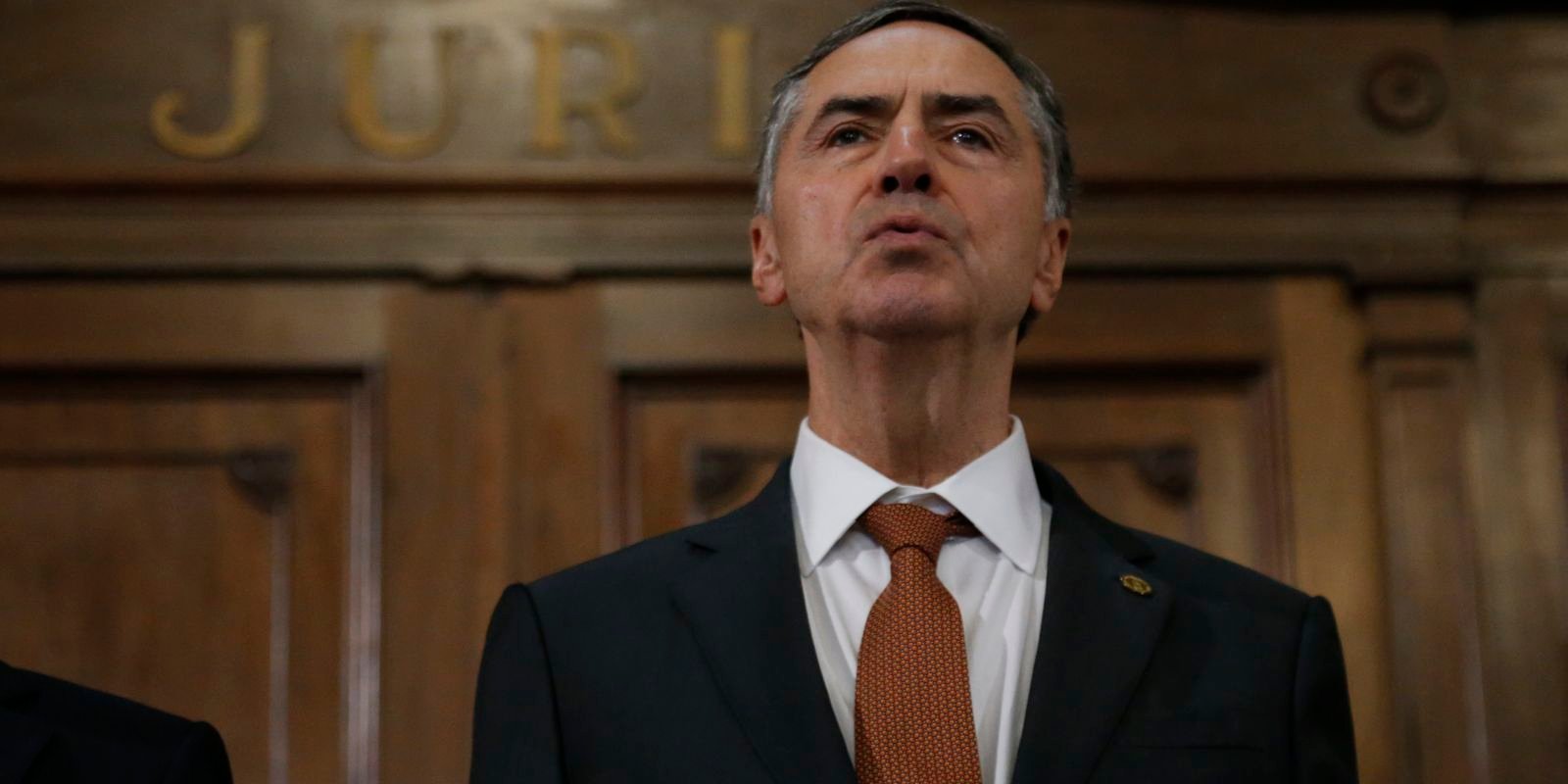 barroso-pede-sessao-para-votar-acao-que-descriminaliza-aborto