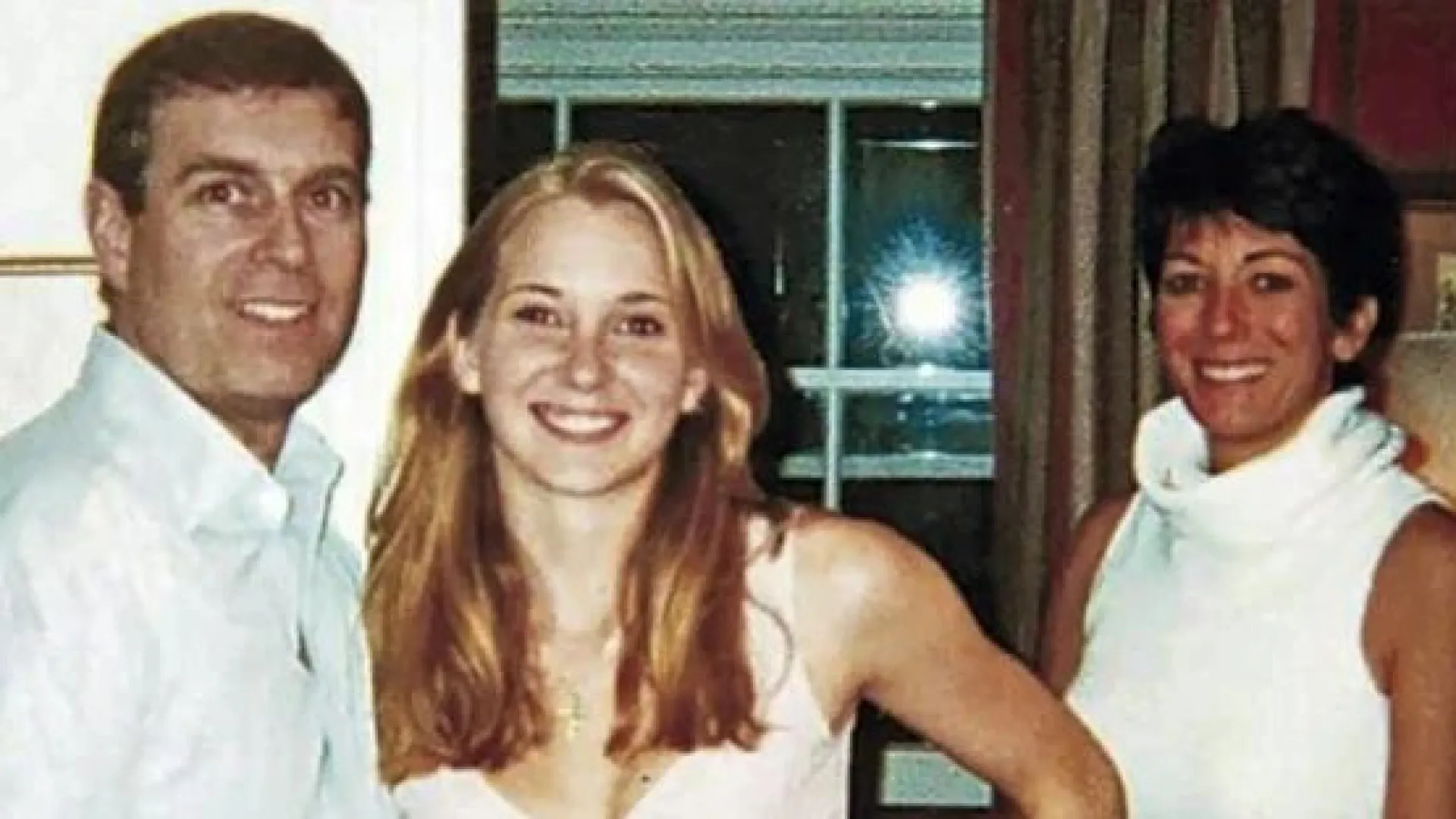 mulher-que-acusou-principe-andre-de-estupro-lanca-livro:-“arrogante”