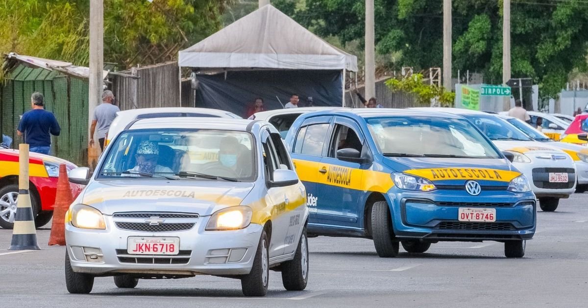 cnh-sem-autoescolas:-formacao-de-motoristas-precisa-mudar,-diz-especialista