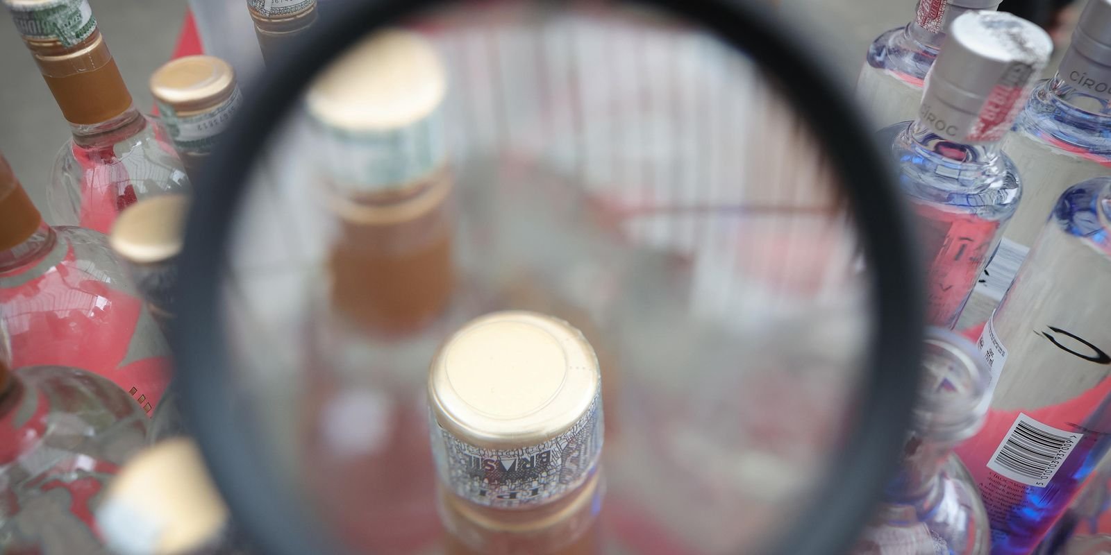 brasil-tem-47-casos-de-intoxicacao-por-metanol;-mortes-chegam-a-nove