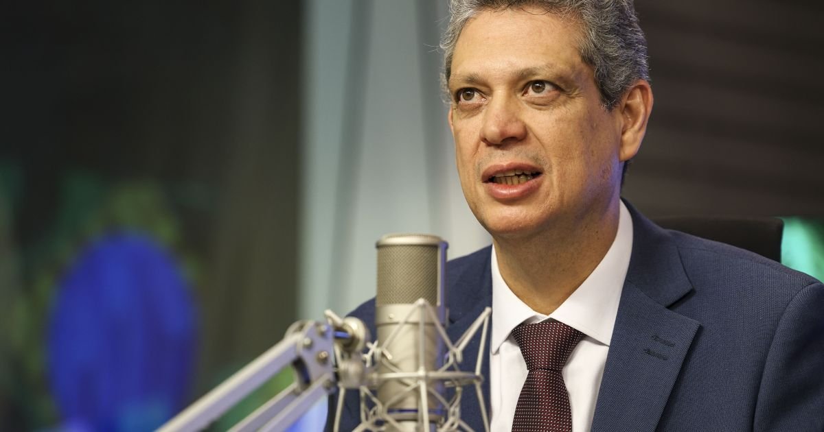 macedo-diz-que-deixa-ministerio-visando-disputar-eleicoes-de-2026